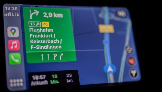 Multilingual car navigation system